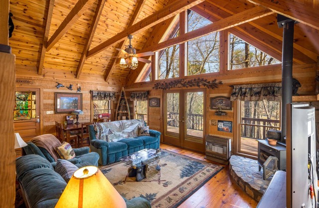 Shadowhoffen at Bearadise - Resort Activities for the Whole Family!