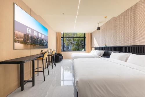 Shanghai Zhuzhu Hotel - 24-hour free airport pick-up and drop-off at Pudong Airport