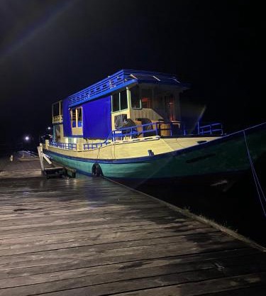 Shankara Orangutan Kelotok Cabin Houseboat