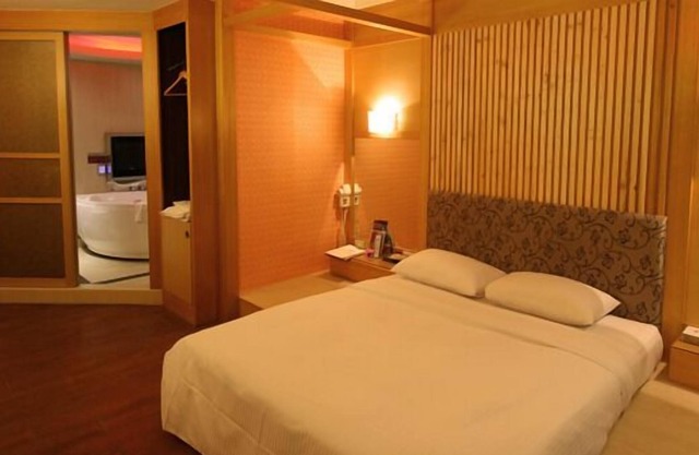 Shinyseasons Motel