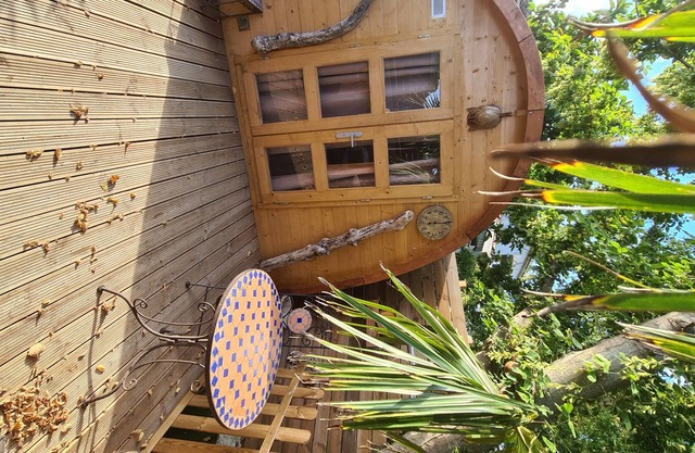 shitty hut