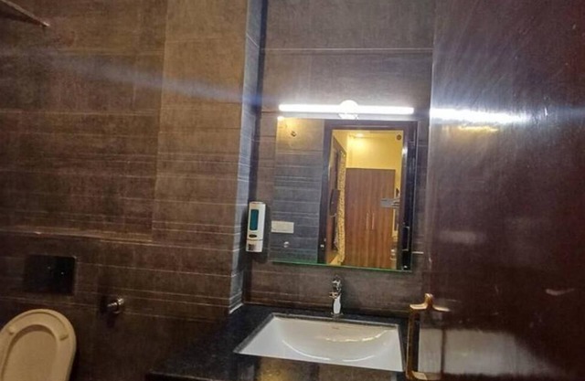 Shivalayaa - Deluxe Double Room With Balcony