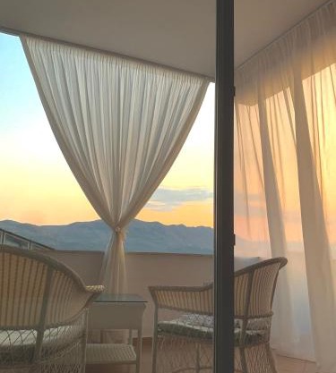 Shkodra White Terrace Ap