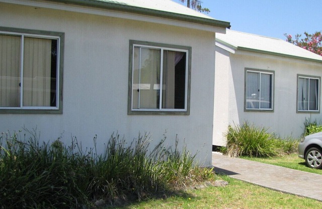 SHOALHAVEN HEADS COTTAGE