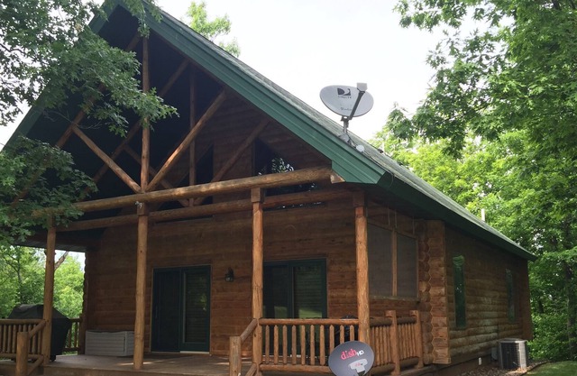 Short Putt Cabin is a Beautiful Log Cabin on Scenic Northwood Hills Golf Course
