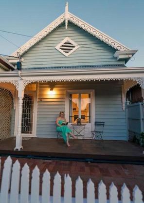 Signal Cottage close to beach and Semaphore Road