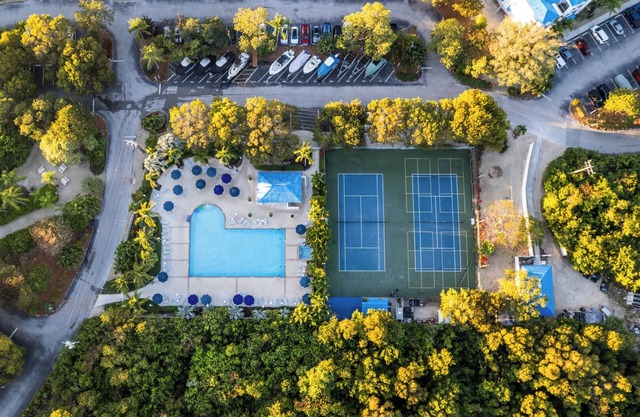 Signature 2BR Ocean View! Private Beach, Pool & Hot Tub, Tennis Courts!