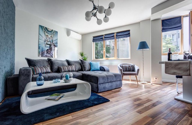 Silver & Gold Apartment