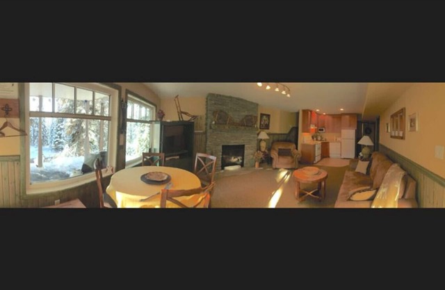 Silver Star Two Bedroom Suite on the Knoll, fireplace, ski/bike storage, hot tub