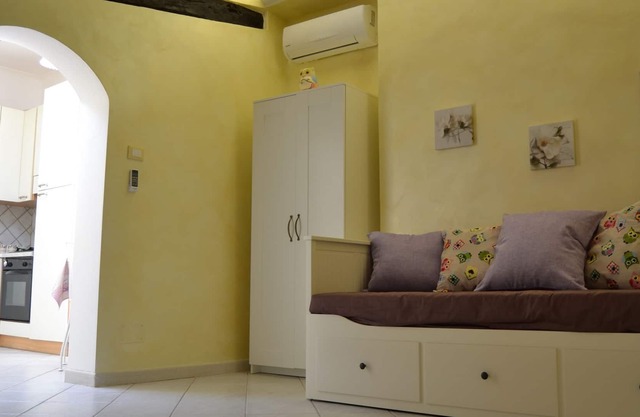 Simplistic Apartment in Tivoli near Forest & Supermarket with Heating