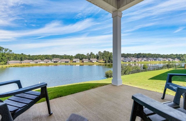Single-Level 4BR Home with Lake Views & Pool Access