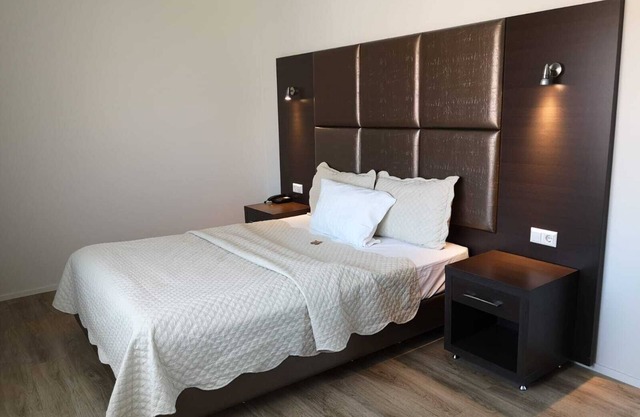 Single room Business with shower and WC