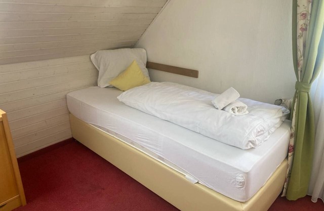Single room with shared bathroom and kitchen in Hundsbach