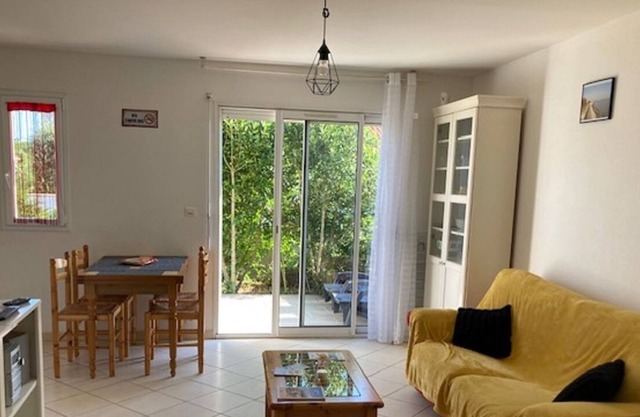 Single storey apartment 200m from the sea