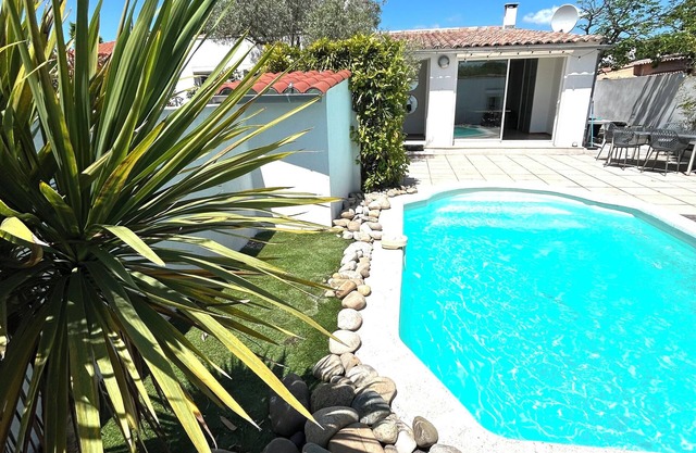 Single-storey villa sleeps 6