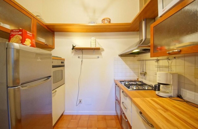 SINGLE VILLA WITH PRIVATE GARDEN AND PARKING IN THE CENTER OF TREVISO CITY