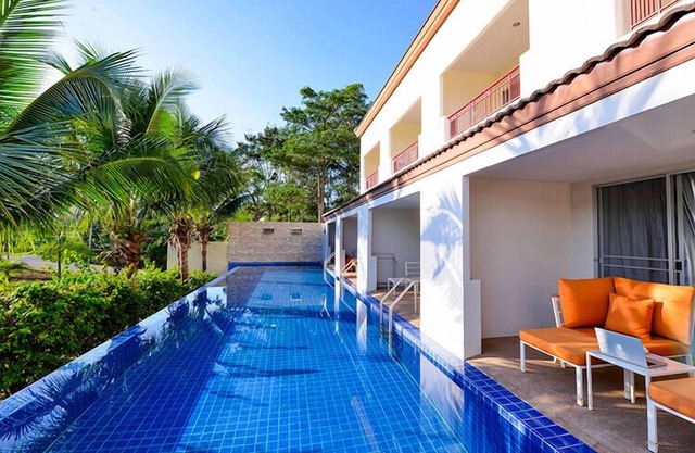 Sir James Resort
