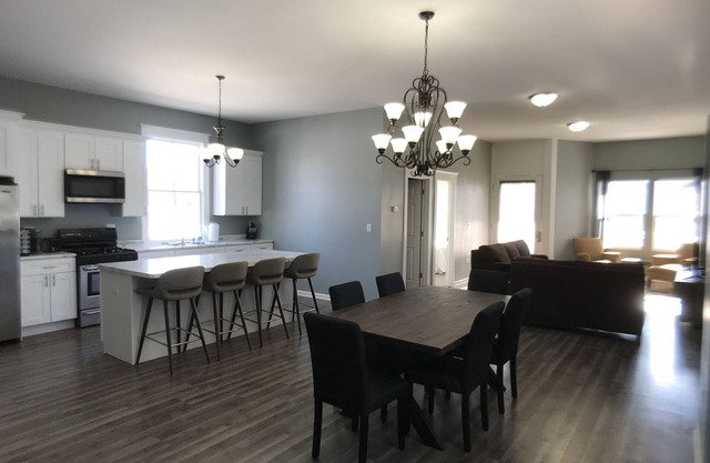 SIZE MATTERS!!!! Spread out and RELAX in this 5BR + Loft for 12+ Guests