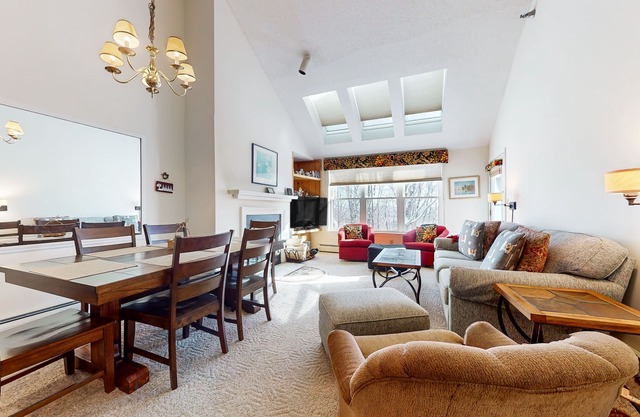 Ski-in/out condo with fireplace & on-site pool/hot tub/tennis