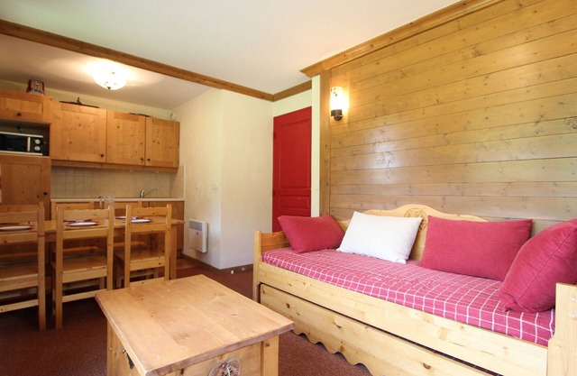 Ski-In/Ski-Out Apartment for 6 with Pool, Sauna & Balcony at Val-Cenis