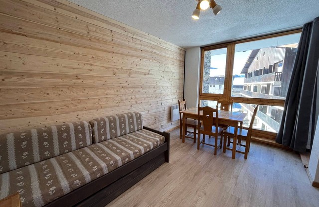 Ski-In/Ski-Out Apartment for 4 with Balcony and Parking in Val Cenis