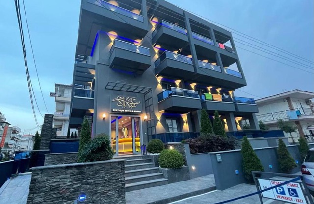 SKS Luxury Suites & Rooms