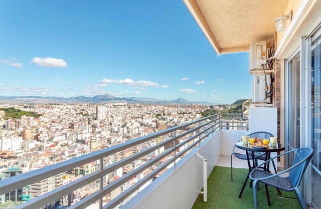 Sky Suites Alicante - 1bedroom apartment in a 28th floor
