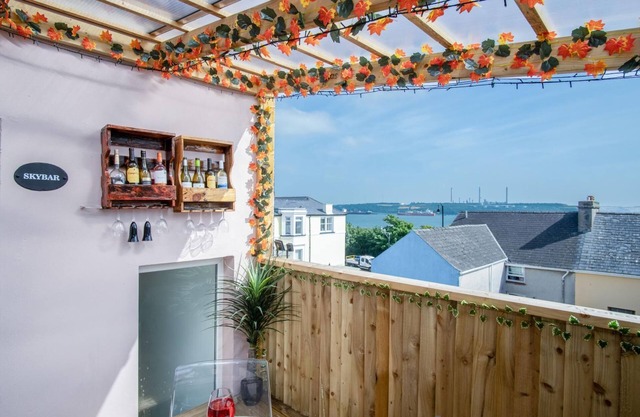 Skyfall - 2 Bedroom Apartment - Milford Haven