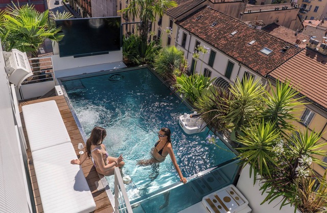 SkyJungle: luxury penthouse private pool and spa
