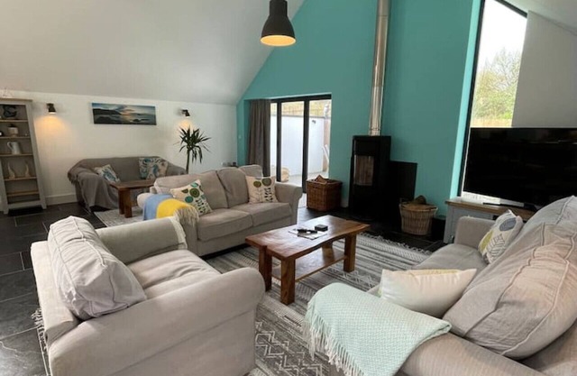 Skylark 4 bed Sleeps 8 with Hot tub