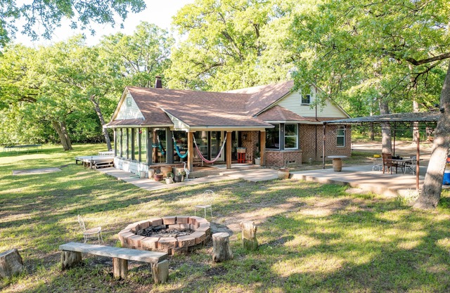 Skylight Ranch - Spacious Getaway