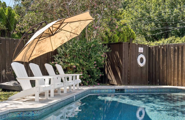 Sleeps 20 w Heated Pool & Billiards by DAL Airport