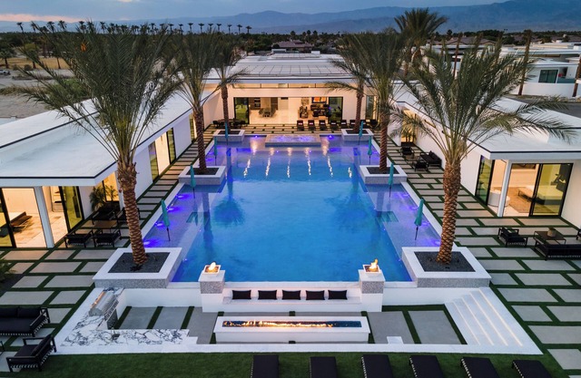 Sleeps 26 | Retreat w/Pool, Hot Tub, Pickleball & Putting Green | Villa #12