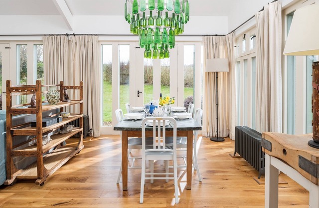 Sleeps 6, Dog friendly, Perfect retreat for families