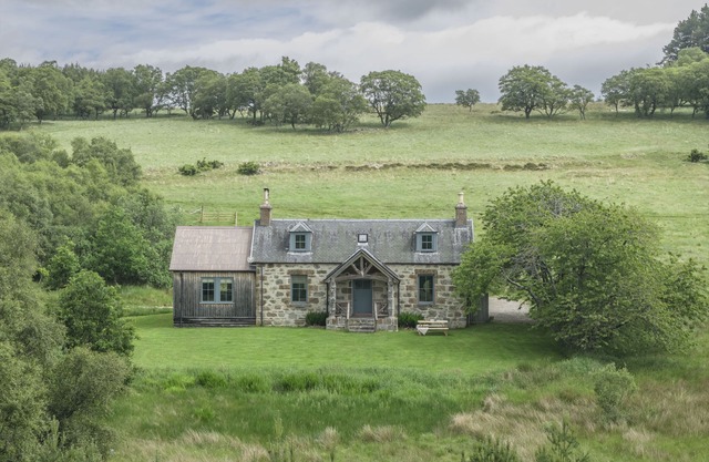 Sleeps 6 in 1 double bedroom and 2 twin rooms