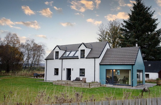 Sleeps 6 in 2 doubles and 1 twin room