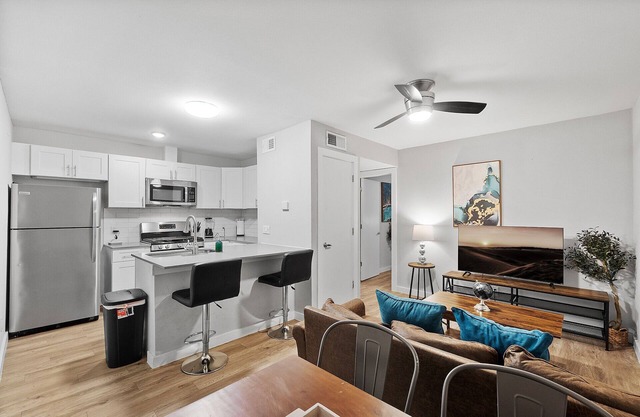 Small 1 Bedroom Apt in Highland Austin 2322