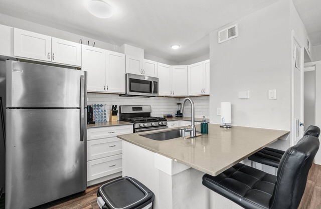Small 1 Bedroom Apt in Highland Austin 2321