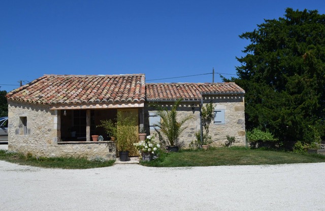 Small house in the Monflanquinoise countryside