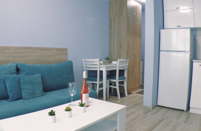 Small studio for two 33