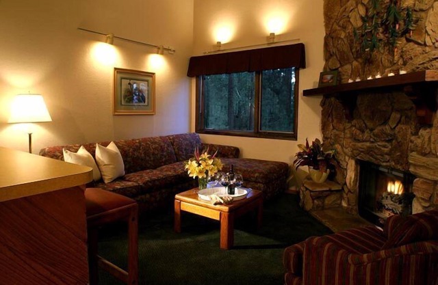 Snow Lake Lodge - Heated Outdoor Pool and Hot Tub