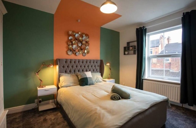 🏡 Snug Home in City Centre 🛍️✨ | Free Parking 🚗