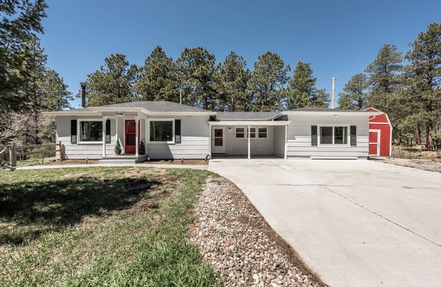 Soaring Pines! 5 acres! Newly Remodeled Private Family Rancher, Scenic Forest