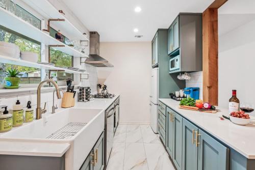 SoCo Oasis Retreat: Relax in Comfort and Style