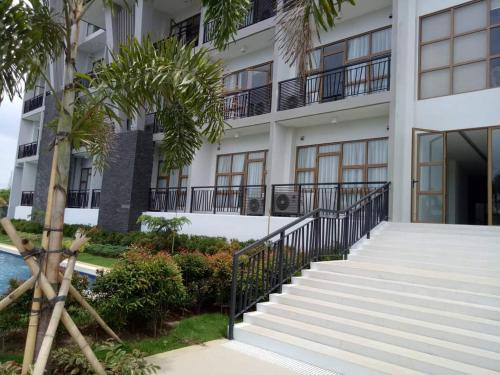 Sodi's Crown Residences at Harbour Spring