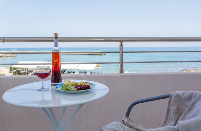 Sole Mare Seaside Apts- Seaview studio (2)