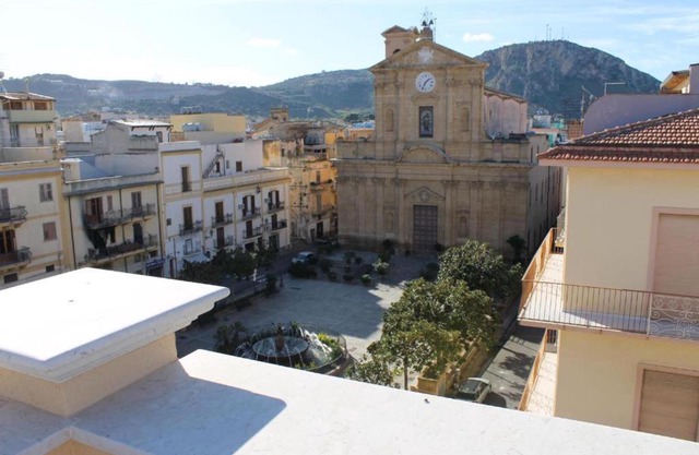 Solemar Sicilia - Piazza Duomo