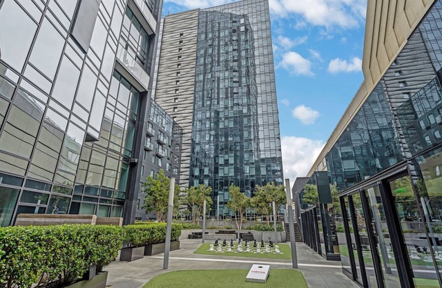 SoMa 1 BR w/Office by Anyplace - 10764