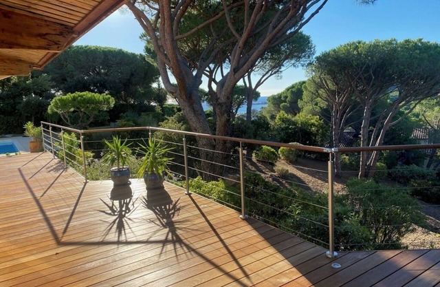 Somptueuse Villa Climatisée à 7 mn à Pieds de la Plage de la Nartelle ,vue mer