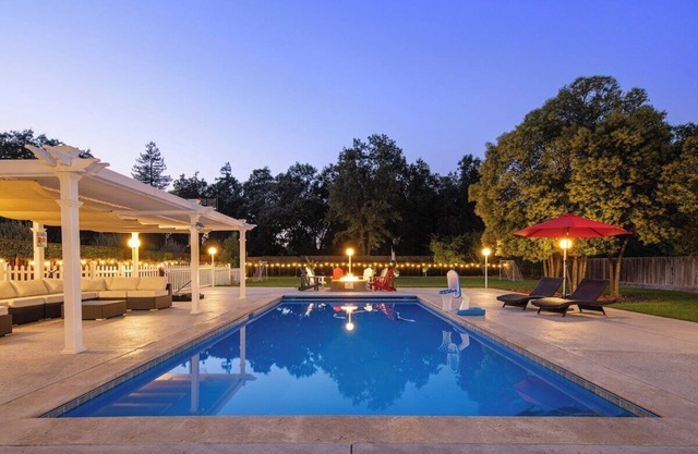 Sonoma Wine Country Home: Pool, Hot Tub & Fun!